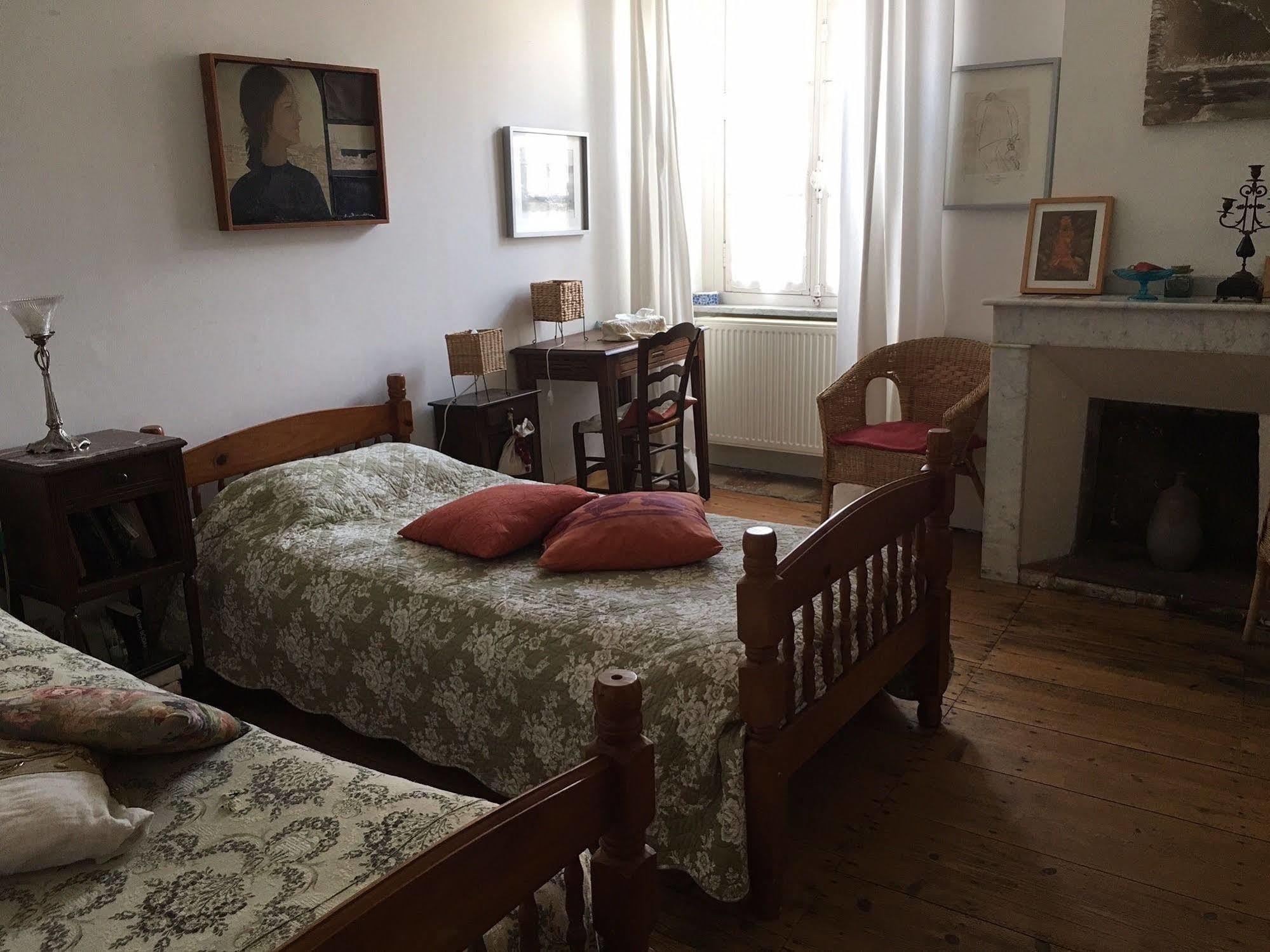 Maison Rives - Village Du Livre De Montolieu Екстериор снимка