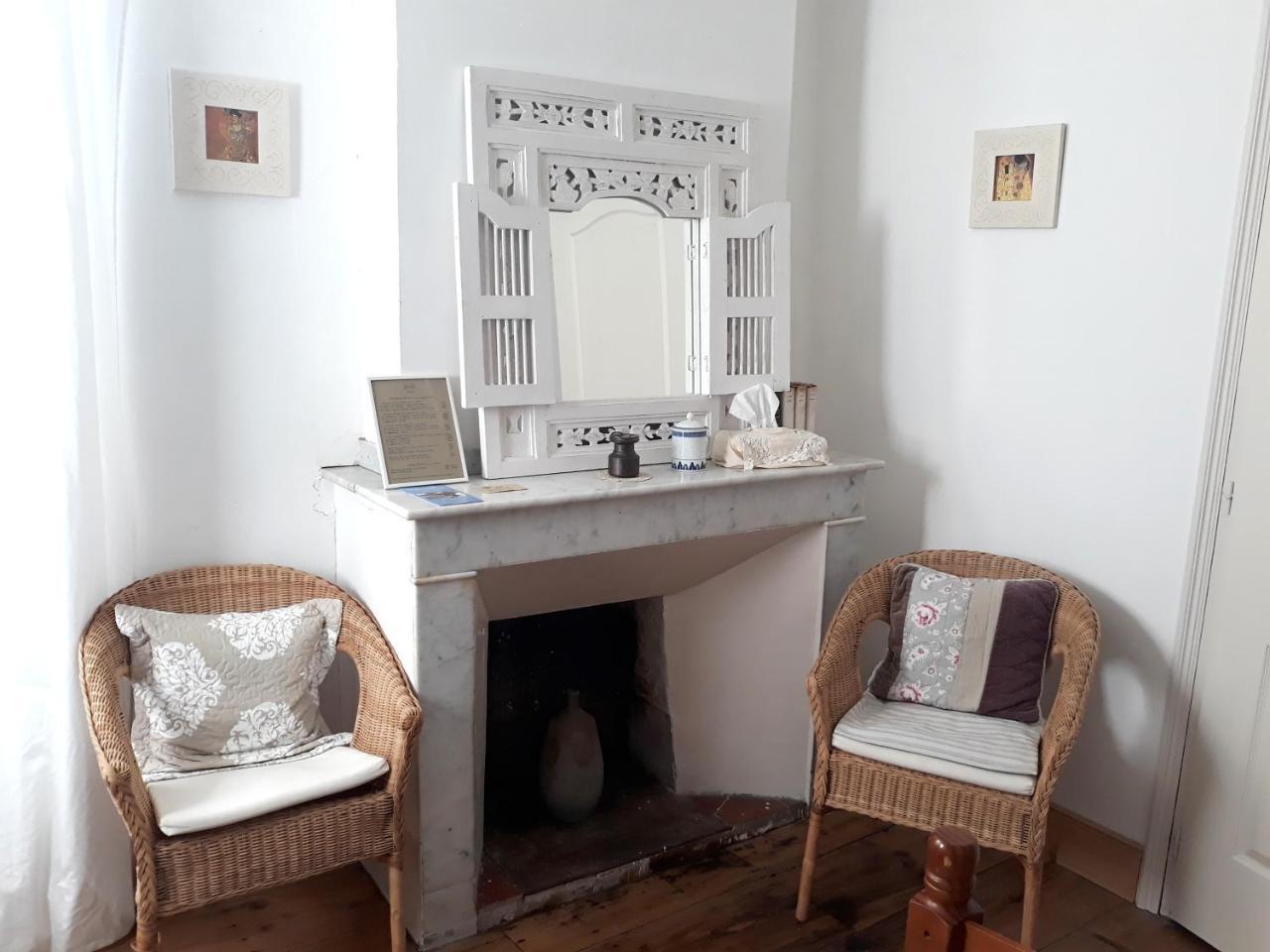 Maison Rives - Village Du Livre De Montolieu Екстериор снимка